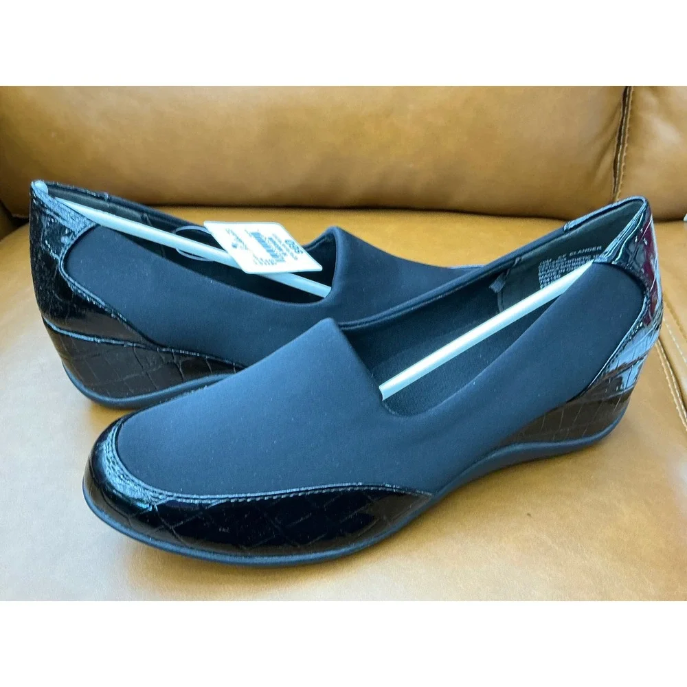 East‎ 5th Elander Wedge Pumps Womens 10 Black New Croc Embossed Patent Trim